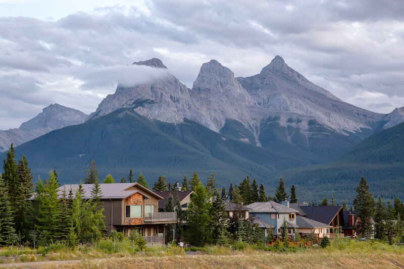 The Calgary Area is Near Many Beautiful Towns With Cottages
